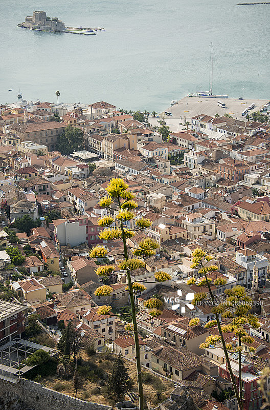 希腊伯罗奔尼撒半岛纳夫普利翁港和布尔齐堡图片素材