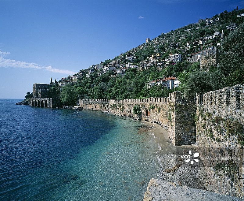 地中海沿岸的阿拉尼亚小镇图片素材