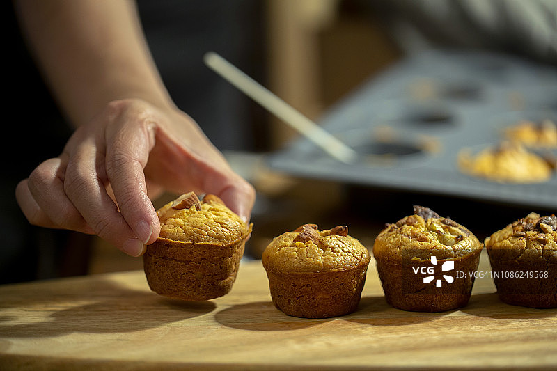 自制坚果玛芬图片素材