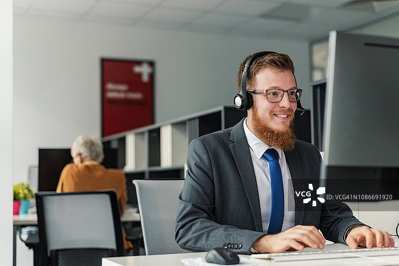 他总是为客户竭尽全力图片素材