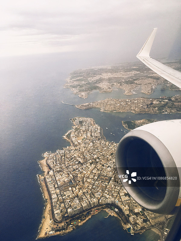 飞机舷窗外的景色图片素材