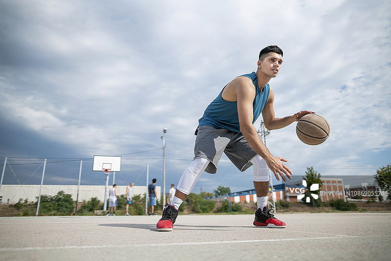 随时准备运球图片素材