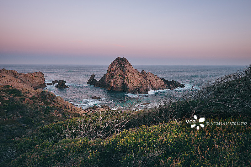 糖面包山岩石图片素材