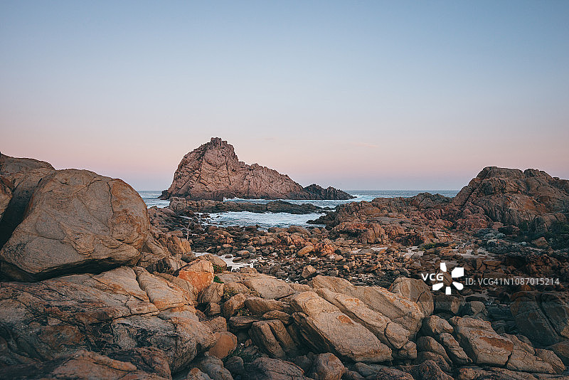 糖面包山岩石图片素材