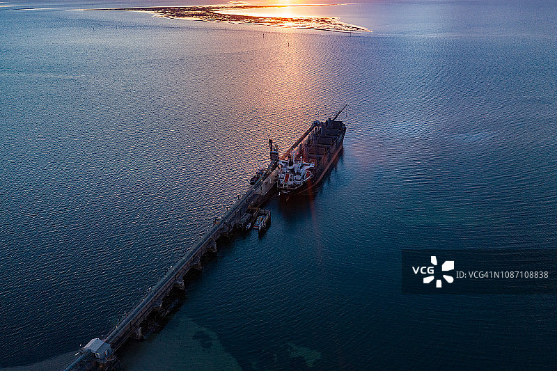 塞弗纳德码头日落航拍图片素材