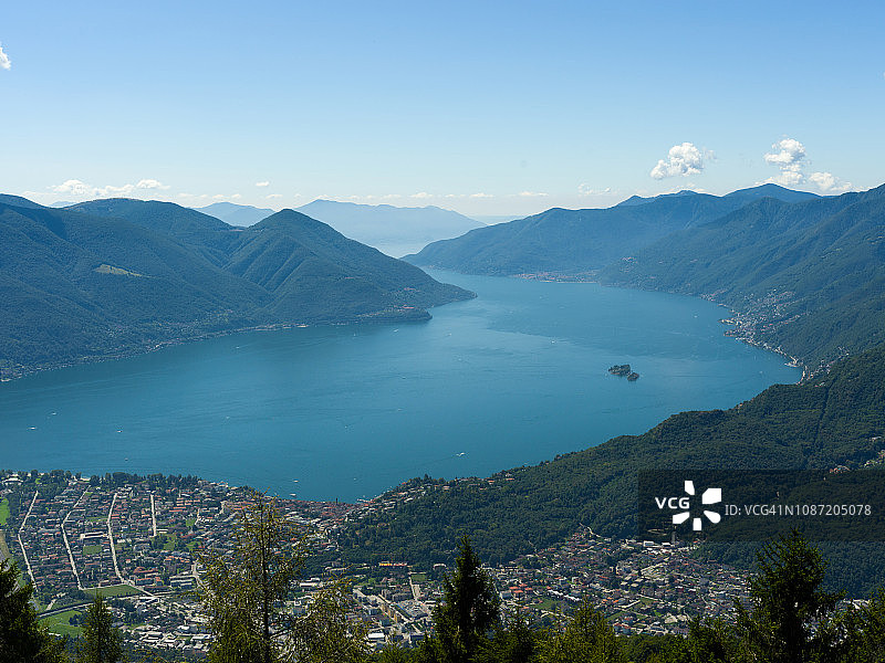 卡达达观 Locarno和马焦雷湖高角度景色图片素材