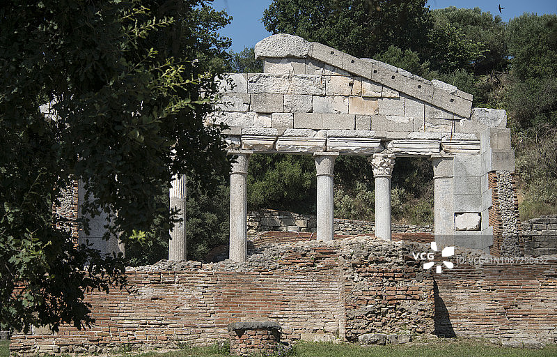 阿波罗尼亚古希腊城市遗址中的竞技者纪念碑，发ier县，阿尔巴尼亚图片素材