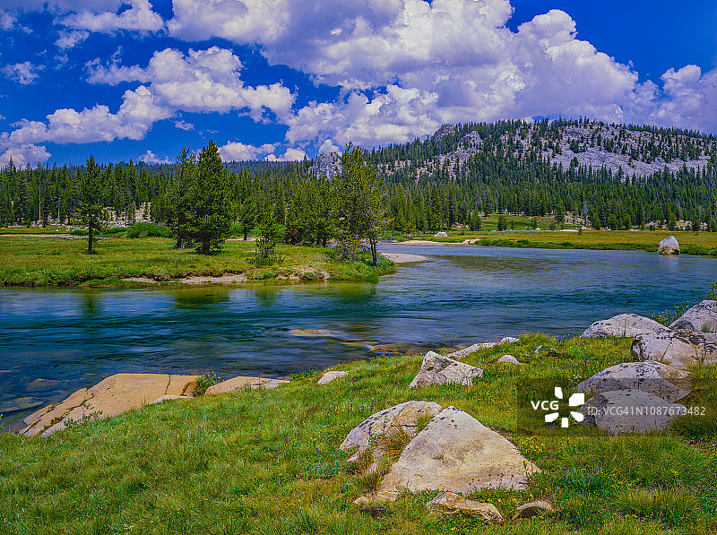 优胜美地国家公园图奥勒米河图片素材