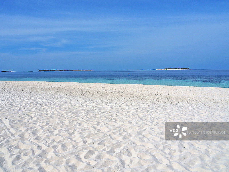 马尔代夫埃里亚度岛孤独海滩图片素材
