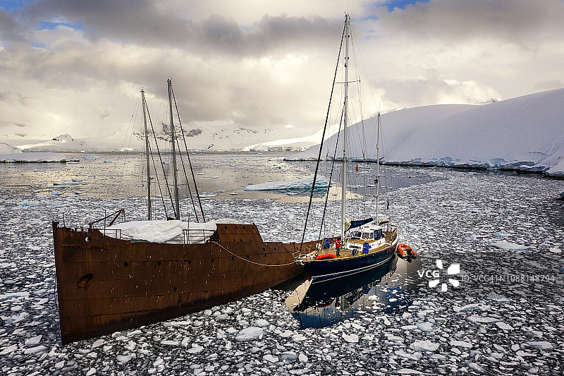 在企业岛停靠图片素材