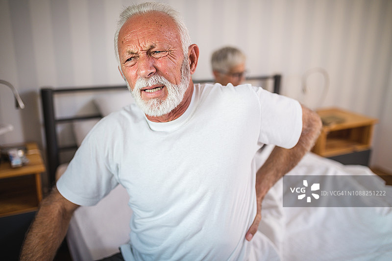 我背痛！图片素材