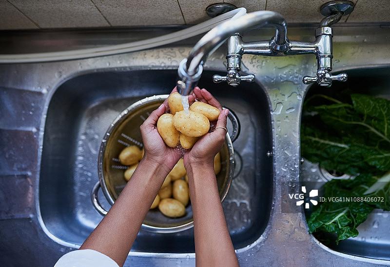冲洗干净，准备烹饪图片素材