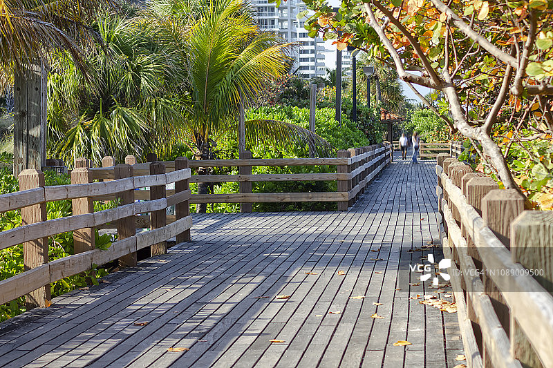 迈阿密海滩木板路图片素材