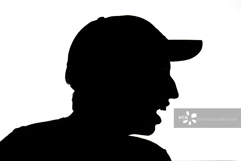 戴棒球帽的男人图片素材