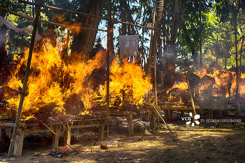 巴厘岛火葬仪式图片素材