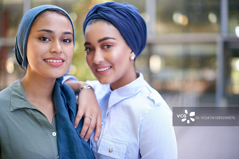 大学生活是永生难忘的时光图片素材