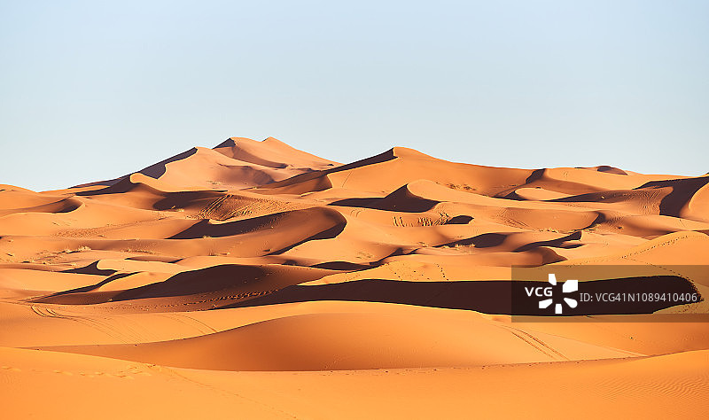 摩洛哥切比沙丘的金色沙丘图片素材