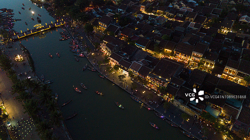 会安古镇夜景鸟瞰图片素材