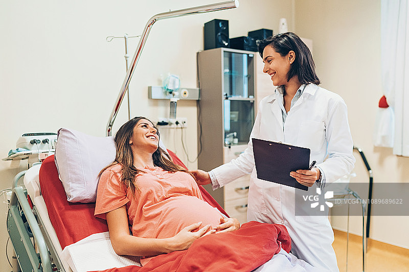 孕妇准备分娩图片素材