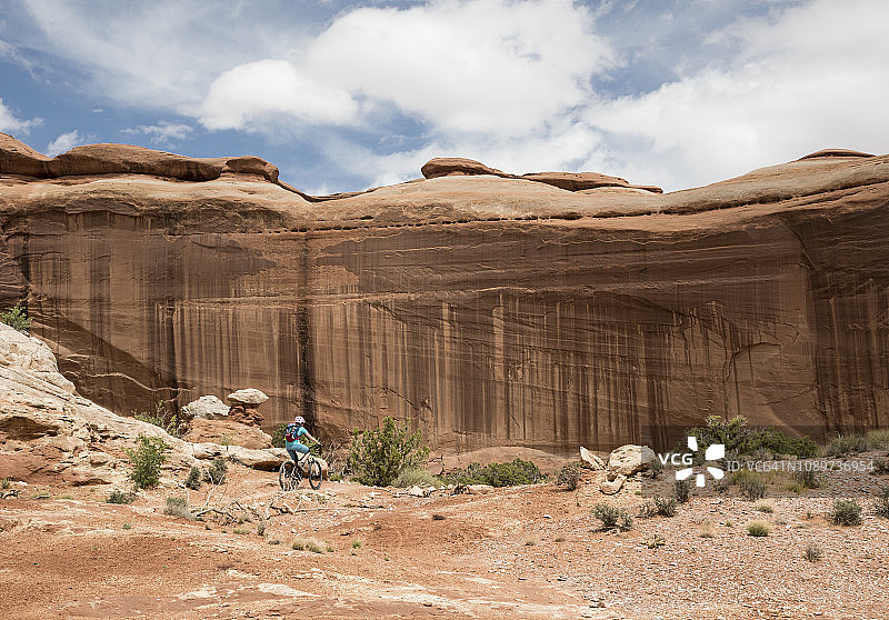 在犹他州大梅萨骑山地自行车图片素材