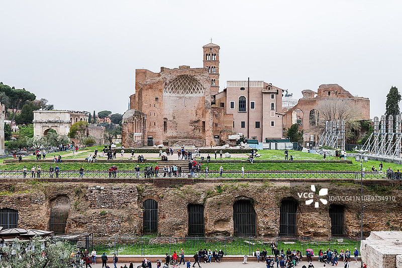 意大利罗马圣弗兰西斯卡·罗马纳广场与维纳斯和罗马神庙图片素材