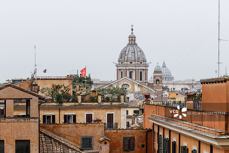 罗马西班牙广场台阶旁的圣卡洛教堂图片素材