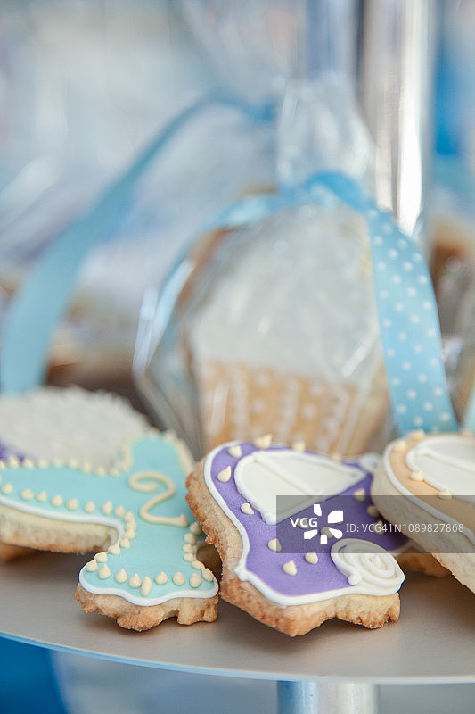 甜点台上的姜饼人图片素材