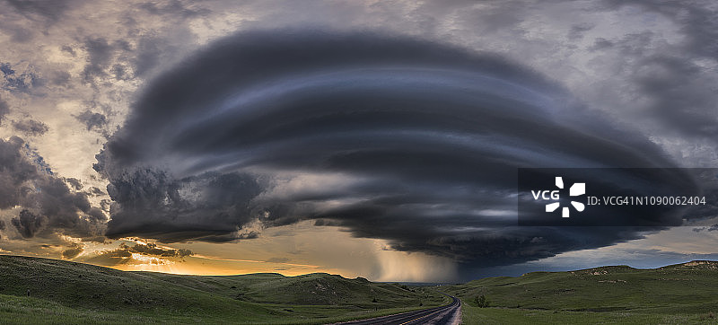 内布拉斯加州超级单体雷暴全景，美国图片素材