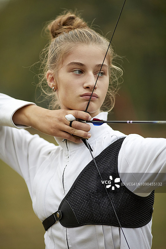 射箭女孩图片素材