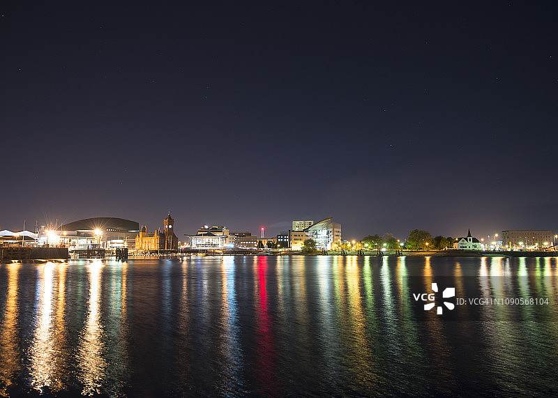 卡迪夫湾夜景图片素材