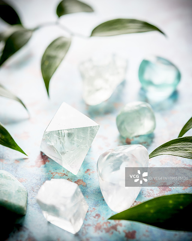 萤石、软玉、绿石英、光学方解石和石英图片素材