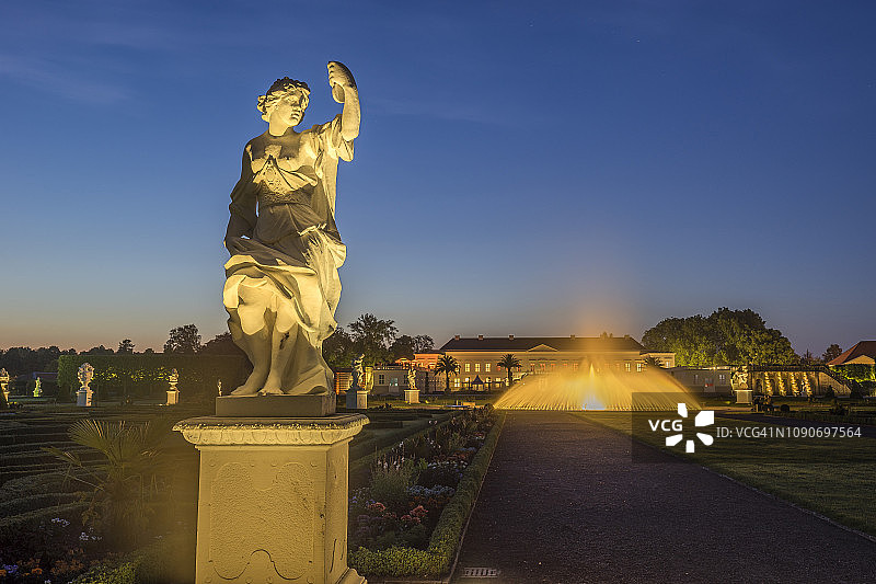 德国下萨克森州汉诺威黑伦豪森花园夜景图片素材