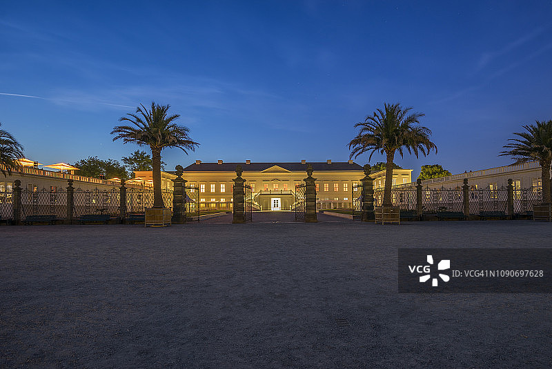 德国下萨克森州汉诺威黑伦豪森花园夜景图片素材