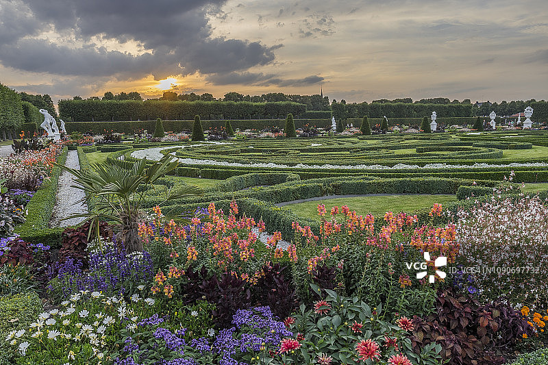 德国下萨克森州汉诺威黑伦豪森花园夜景图片素材