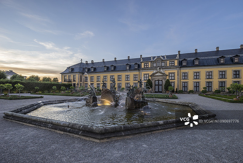 德国下萨克森州汉诺威：黑伦豪森花园，海王星喷泉和画廊图片素材