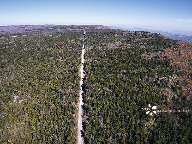 美国西弗吉尼亚州多莉索兹荒野地区的道路鸟瞰图片素材