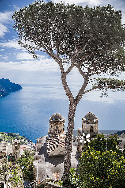 意大利坎帕尼亚阿马尔菲海岸拉韦洛，圣玛丽亚感恩教堂地中海景观图片素材
