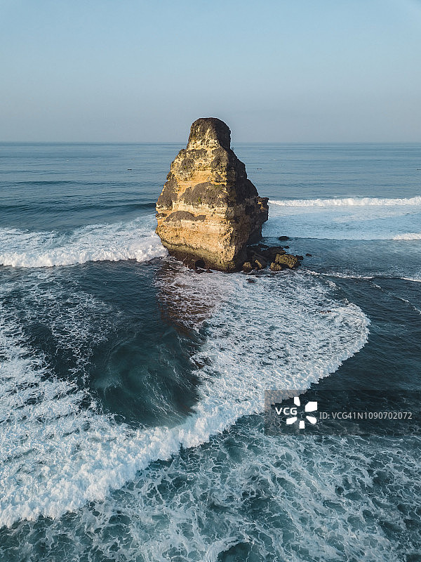 印度尼西亚龙目岛，库塔附近岩层鸟瞰图图片素材