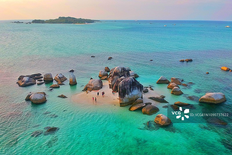 勿里洞群岛的Pulau Batu Berlayar，印度尼西亚图片素材