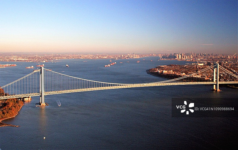 韦拉扎诺海峡大桥图片素材