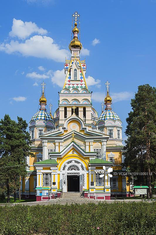 升天大教堂或津科夫主教座堂，潘菲洛夫公园，哈萨克斯坦阿拉木图图片素材