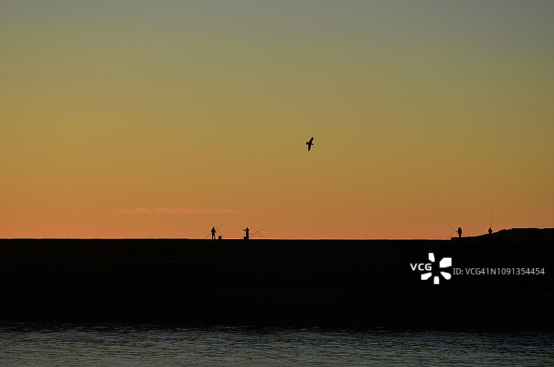 日落时分垂钓图片素材