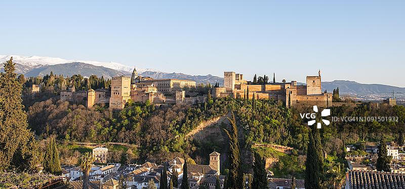 西班牙格拉纳达阿尔罕布拉宫风光图片素材