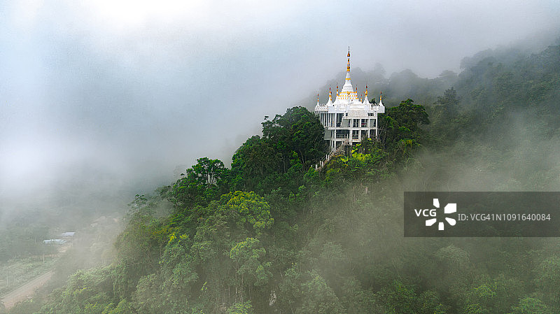 考纳奈銮山顶寺庙的风景图片素材