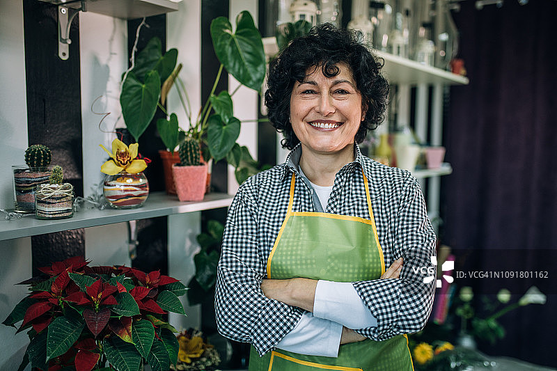 资深花艺师专家肖像图片素材