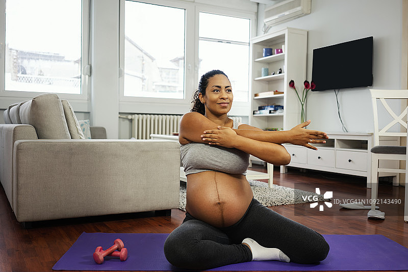 有益母婴健康的孕期运动图片素材