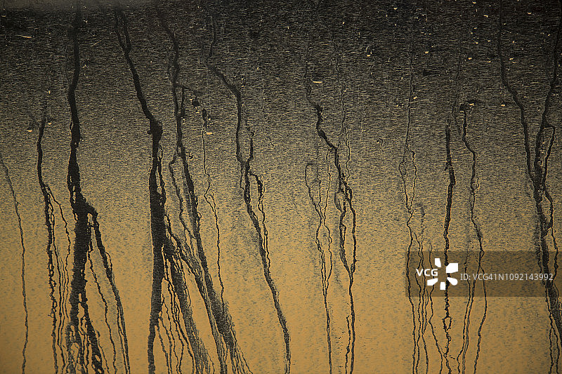 脏车上的图案图片素材