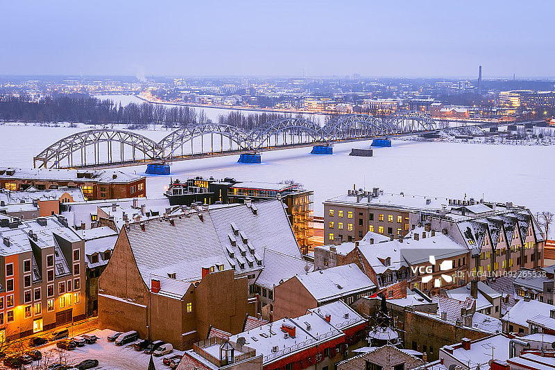 拉脱维亚里加的铁路桥图片素材