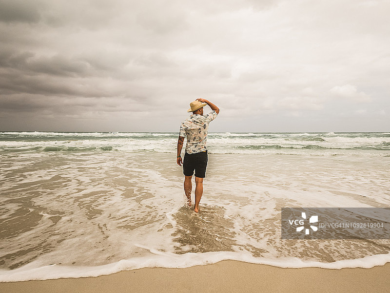美丽清晨的沉思图片素材