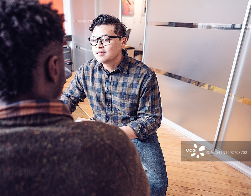 在家获得专业咨询图片素材